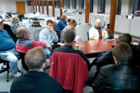 Reunión de redacción con asistencia de ciudadanos en The Register Citizen