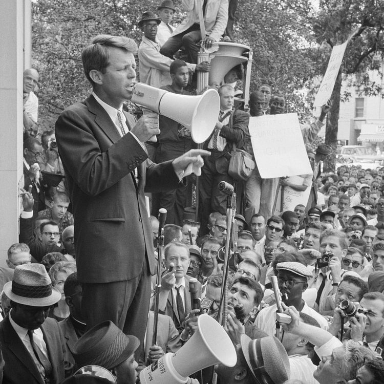 El origen del periodismo ciudadano: tras los pasos del tren funerario de Bobby Kennedy